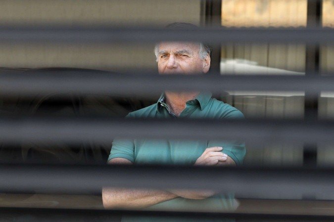 Ex-presidente aguarda, em prisão domiciliar, o término do trâmite da ação. Só depois disso é que há a possibilidade de ser levado para a Papuda - (crédito: Sergio Lima/AFP) Ex-presidente aguarda, em prisão domiciliar, o término do trâmite da ação. Só depois disso é que há a possibilidade de ser levado para a Papuda - (crédito: Sergio Lima/AFP)