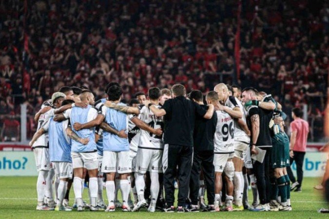 Jogadores do Vasco antes de duelo contra Athletico pela Copa do Brasil, em 2024 -  (crédito: Fotos: Matheus Lima/Vasco)