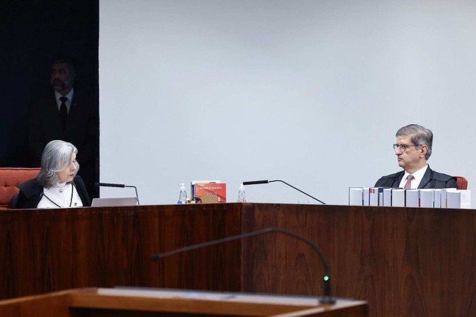 Segundo a ministra, a colaboração de Cid admite o envolvimento em diferentes etapas da articulação golpista, incluindo a produção de provas falsas contra o sistema eleitoral - (crédito: Antonio Augusto/STF) Segundo a ministra, a colaboração de Cid admite o envolvimento em diferentes etapas da articulação golpista, incluindo a produção de provas falsas contra o sistema eleitoral - (crédito: Antonio Augusto/STF)