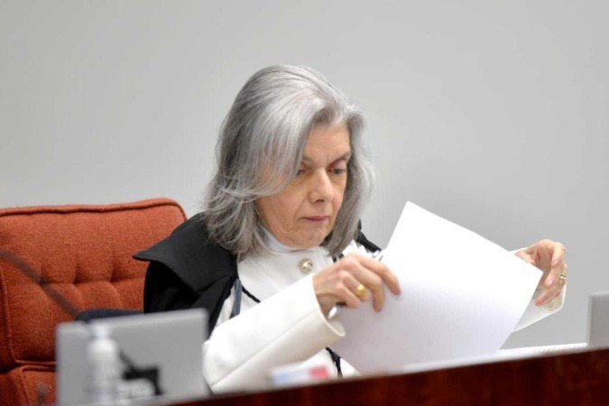 Carmén Lúcia no 5º dia de julgamento de Bolsonaro na Primeira Turma do STF