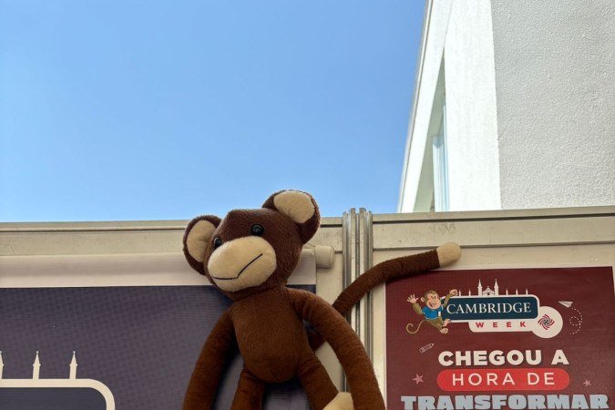 Mascote Max em mural de divulgação para o evento na unidade da Asa Sul