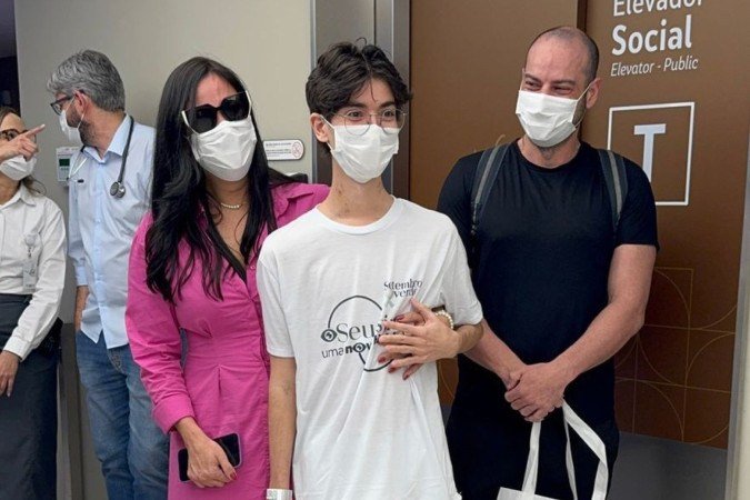 Jovem de 17 anos recebe alta após 100 dias internado. Ele recebeu um transplante de coração em hospital em Recife -  (crédito: Arquivo pessoal)