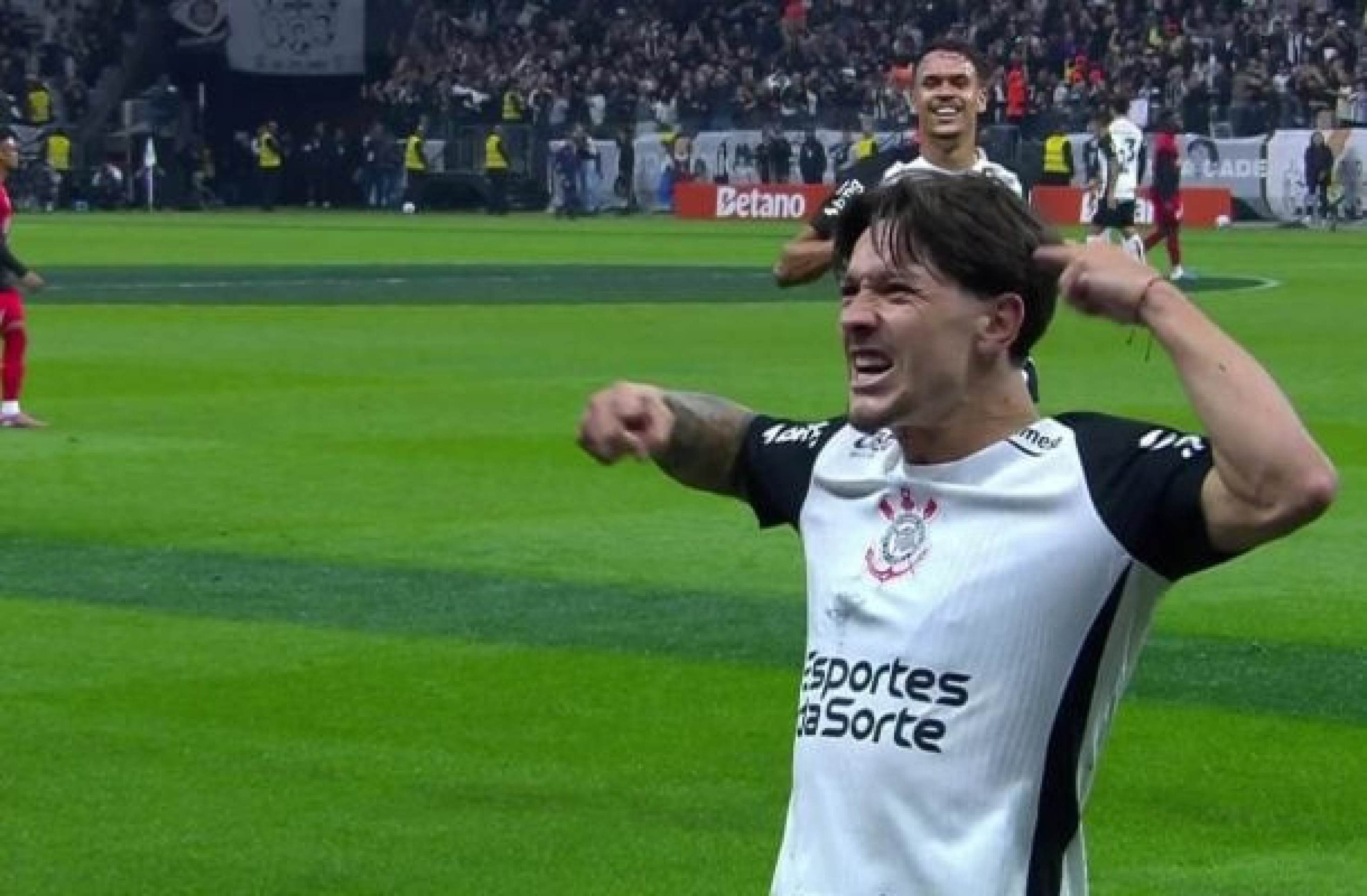 Garro celebra classificação e define o espírito do Corinthians: “Brigar por tudo”
