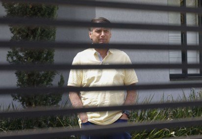 Na decisão, Moraes afirmou que a presença de terceiros em residências onde há cumprimento de prisão domiciliar é 
