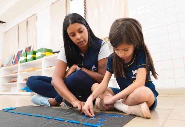 Escola Montessori aposta em uma educação centrada na autonomia e na experiência da criança -  (crédito: Divulgação)
