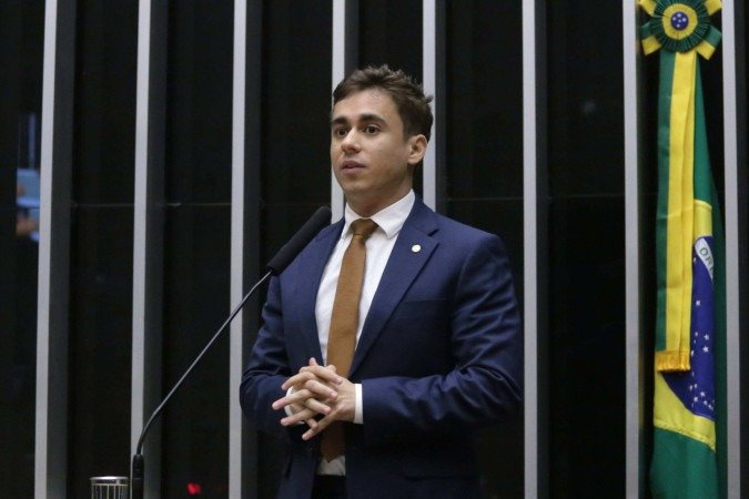 Nikolas Ferreira também criticou universidades brasileiras, alegando que elas estariam formando pessoas que 