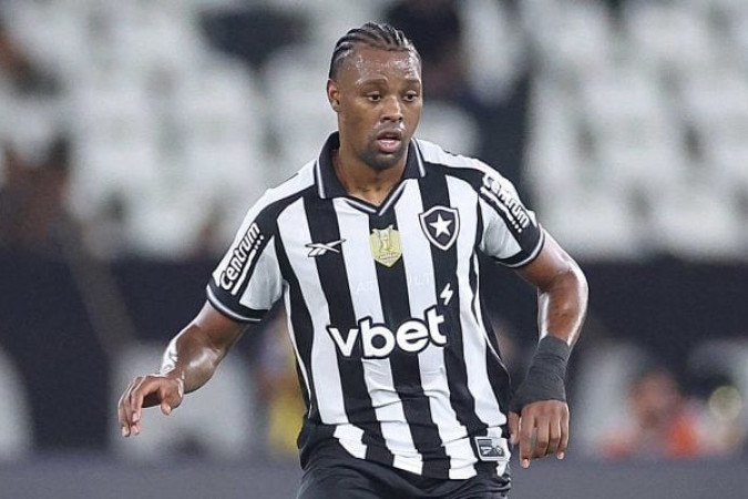 PANTALEÃO - Também deu conta do recado na marcação e nas interceptações, tento sintonia e entrosamento com seu companheiro de zaga. NOTA: 6,0. Foto: Vítor Silva/Botafogo