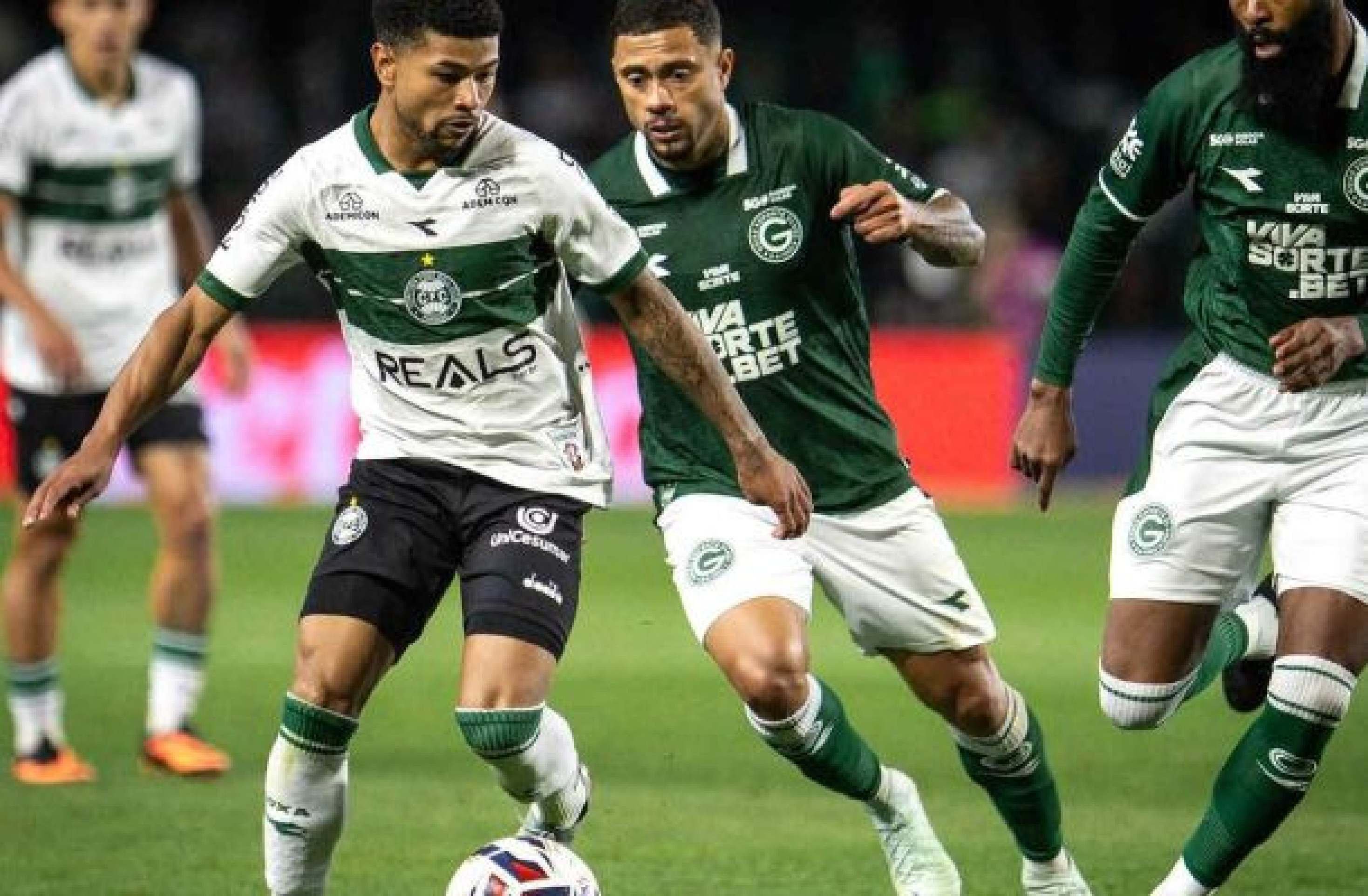 Coritiba e Goiás empatam sem gols em duelo de líderes da Série B