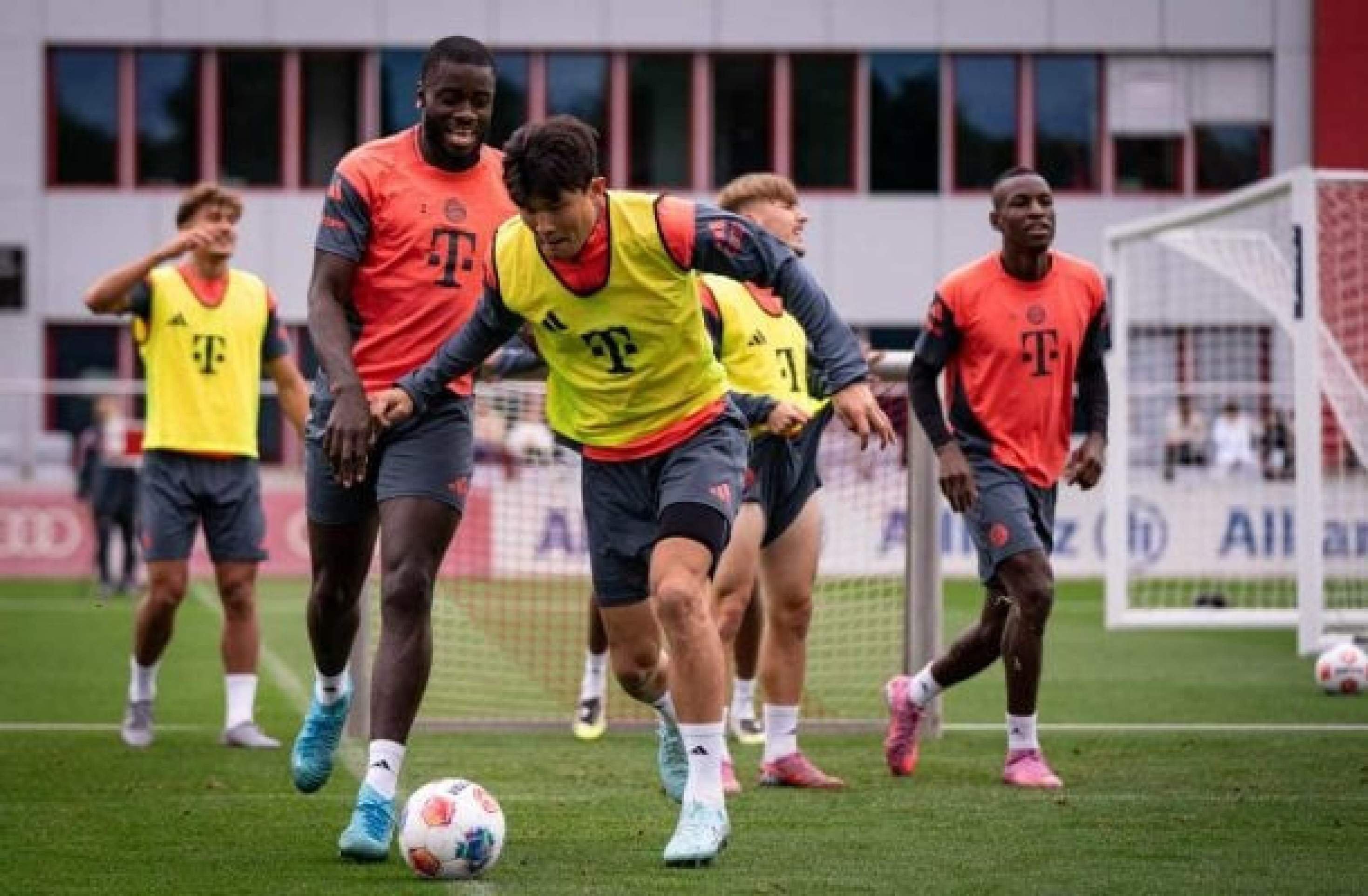 Bayern de Munique x Hamburgo: onde assistir, escalações e arbitragem