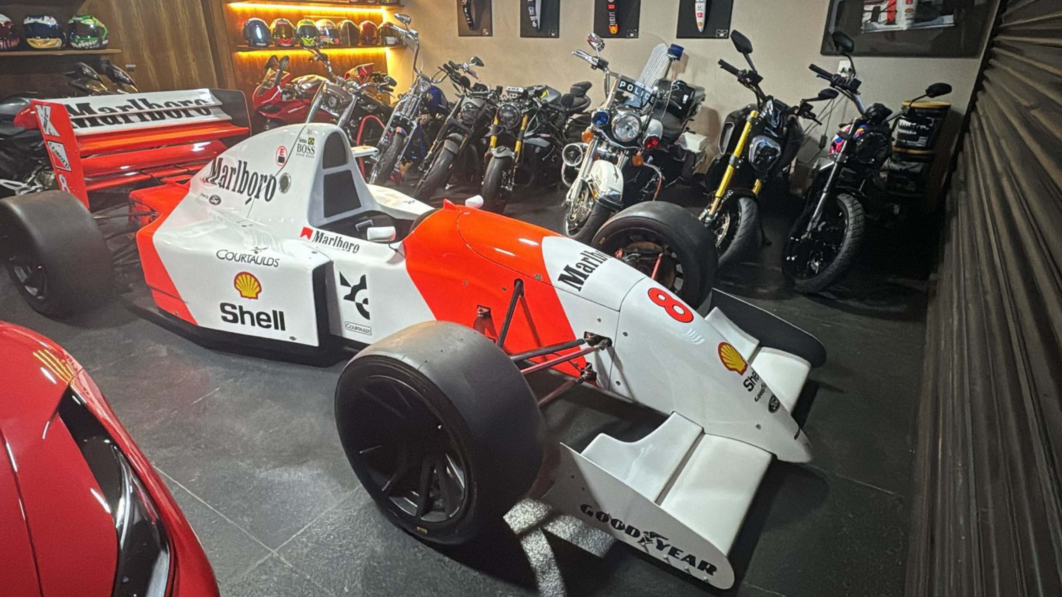 PF apreende Ferrari, armas e obras de arte em operação que prendeu Careca do INSS