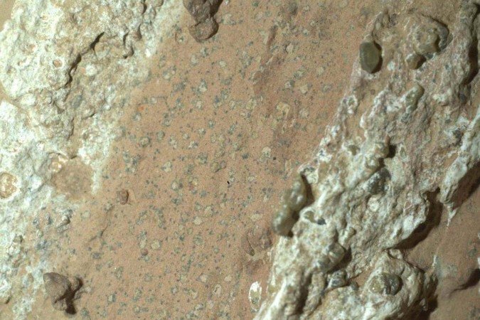 O robô Perseverance vem coletando amostras de Marte desde que começou a explorar o planeta vermelho -  (crédito: BBC)