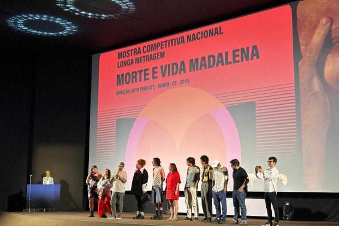 Em noite voltado para a representatividade LGBTQIAPN+, Morte e vida Madalena abriu a Mostra Competitiva Nacional do Festival de Cinema - (crédito: Isabela Berrogain/CB/D.A Press) Em noite voltado para a representatividade LGBTQIAPN+, Morte e vida Madalena abriu a Mostra Competitiva Nacional do Festival de Cinema - (crédito: Isabela Berrogain/CB/D.A Press)