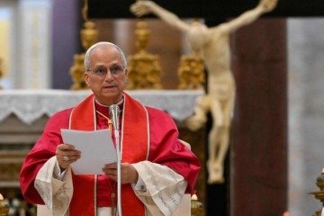 Durante uma missa na Basílica de São Pedro, Leão XIV afirmou que a Igreja 'ainda [está] ferida por pobrezas — antigas e novas —, deseja ser 'mãe dos pobres, lugar de acolhimento e de justiça'

 -  (crédito: Divulgação/Vaticano)