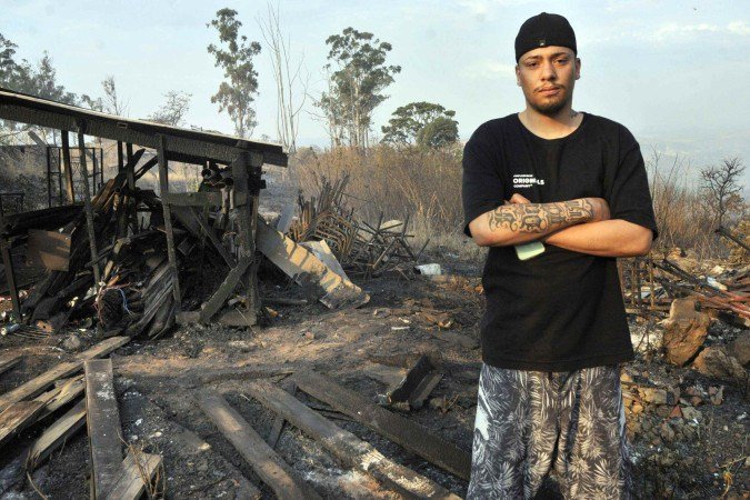 João Victor viveu terror ao ver o fogo consumir um pequeno depósito