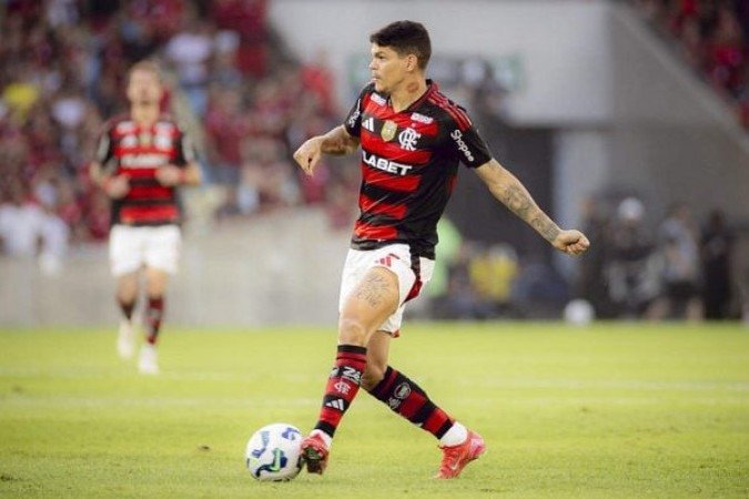 AYRTON LUCAS - Sem muitas exigências, teve uma boa atuação aparecendo no campo de ataque, participando do lance que gerou o primeiro gol da partida. Nota: 6 - Foto: Adriano Fontes/Flamengo