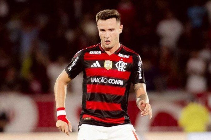 SAUL - Um dos grandes destaques da partida. O espanhol comanda o meio de campo do Flamengo, aparecendo em todos os lugares e ainda aparecendo próximo da área, onde deu a assistência para o primeiro gol. Nota: 7,5 - Foto: Adriano Fontes/Flamengo