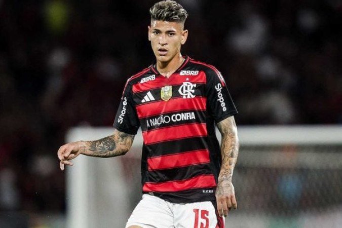 CARRASCAL - Ainda buscando espaço no elenco rubro-negro, o argentino não estava aparecendo tanto, mas apareceu para dar a assistência para o segundo gol flamenguista. Nota: 6 - Foto: Gilvan de Souza/Flamengo