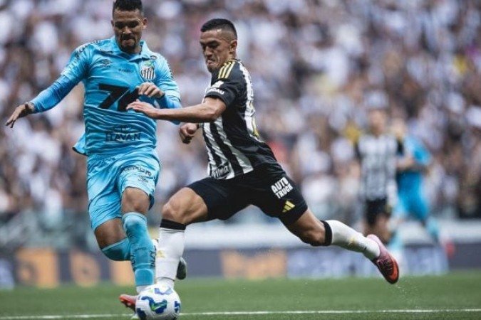 ZÉ IVALDO – Enquanto esteve em campo, fez um bom papel. Mas cometeu duas faltas em Hulk e isso gerou sua expulsão, comprometendo o time. NOTA 5,0. Foto: Raul Baretta/ Santos FC.