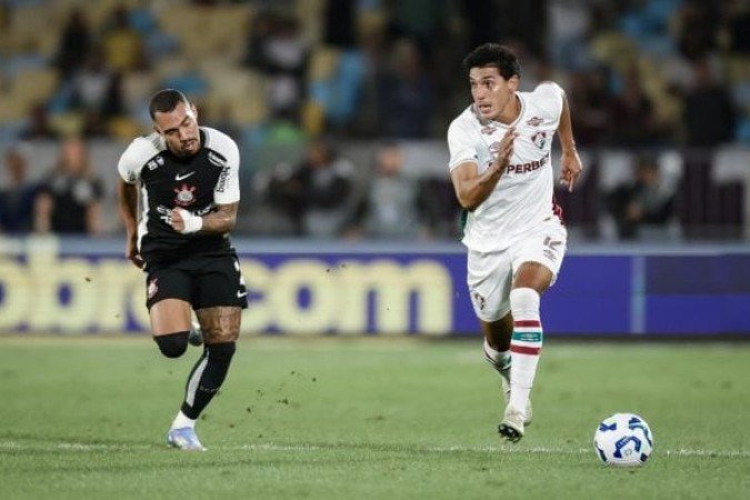 FREYTES – Apesar de aparecer no apoio pela esquerda (o que não ocorreu na lateral direita), deixou alguns espaços, o que comprometeu sua atuação. NOTA 6,0. Foto: Marcelo Gonçalves/Fluminense