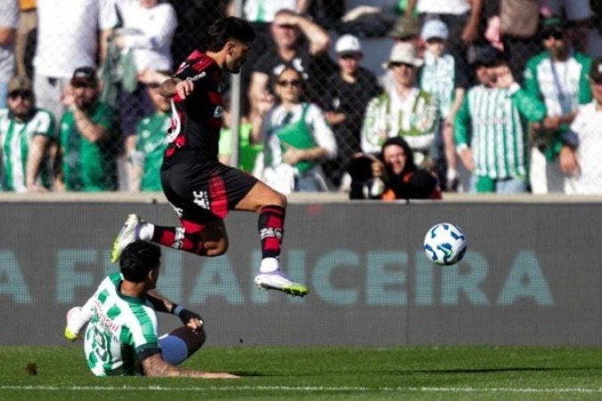 Corre atrás, Palmeiras! Flamengo lidera o Brasileiro por mais uma rodada - (crédito: Foto: Gilvan de Souza/Flamengo) Corre atrás, Palmeiras! Flamengo lidera o Brasileiro por mais uma rodada - (crédito: Foto: Gilvan de Souza/Flamengo)