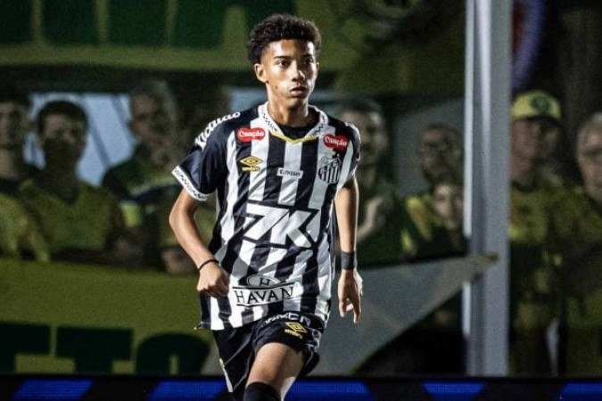 ROBINHO JR. – Entrou para ganhar minutagem em jogo cascudo, mas ainda está muito verde. Pouco fez de efetivo. NOTA 5,0. Foto: Raul Baretta/ Santos FC.