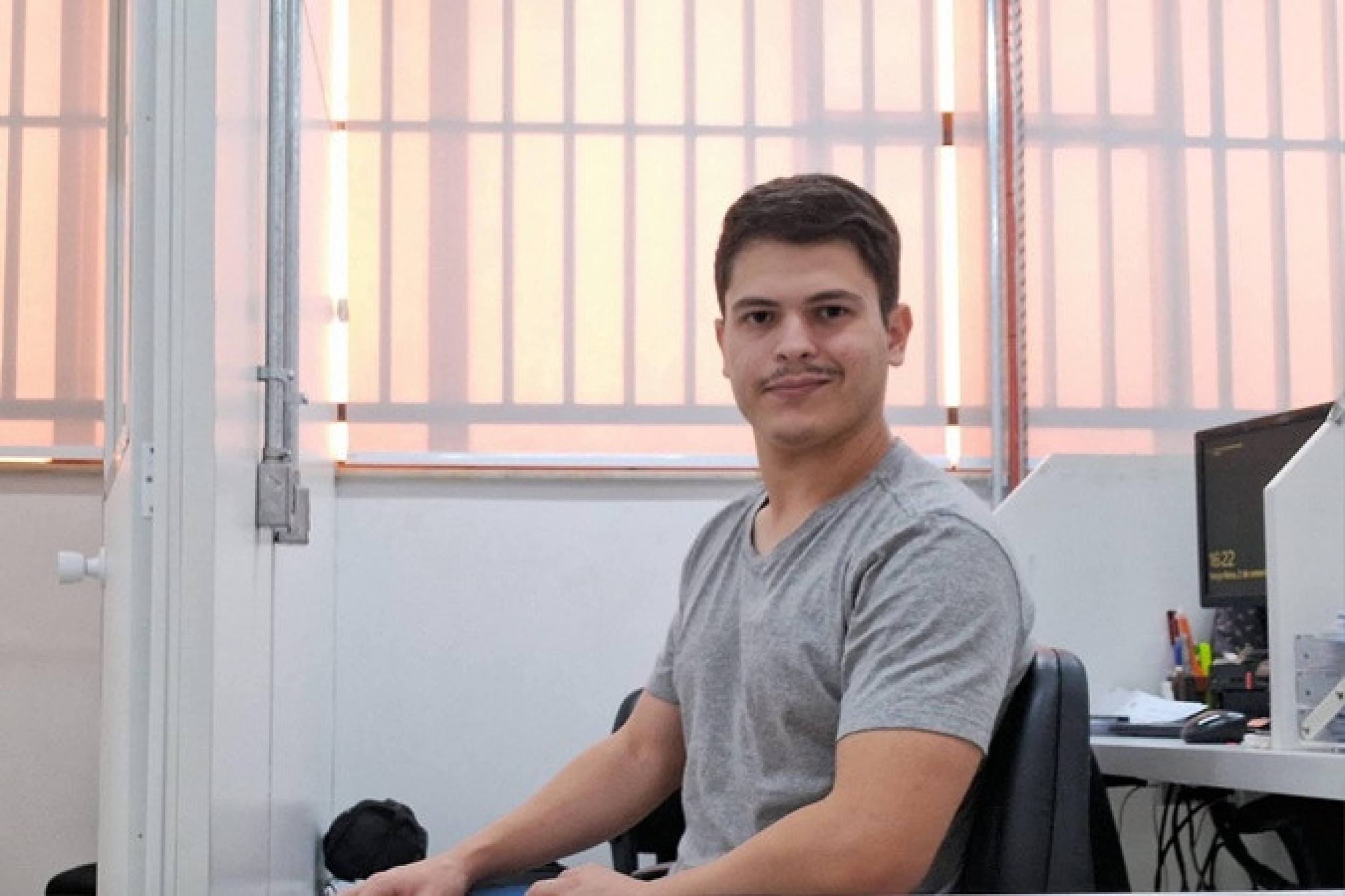 Luis Felipe conquistou vaga administrativa em uma hospital