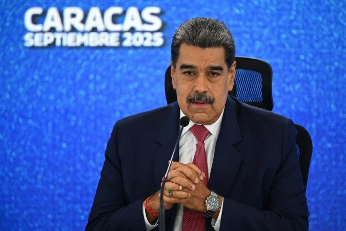 Em resposta, Maduro ordenou exercícios militares por estados com milhares de agentes, concentrando-se nas fronteiras -  (crédito: Federico Parra/AFP)