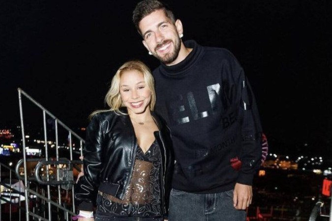 Ginasta Flávia Saraiva iniciou namoro com Tulinho, filho do ex-atacante Túlio Maravilha -  (crédito: Foto: Reprodução)