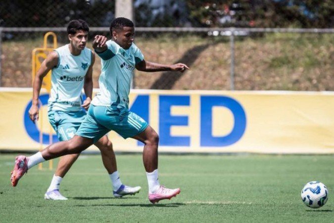 Leonardo Jardim pode contar com estreia de atacante em confronto contra o Bahia -  (crédito: Gustavo Aleixo / Cruzeiro)