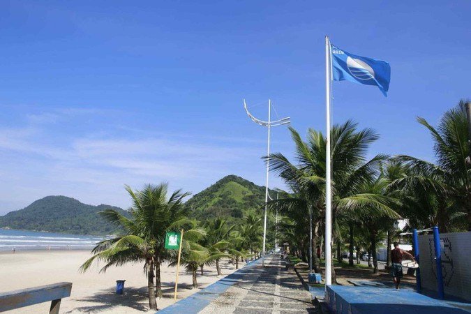 Cerimônia Nacional de entrega da premiação da Bandeira Azul 2025 vai acontecer em Guarujá -  (crédito: Uai Turismo)