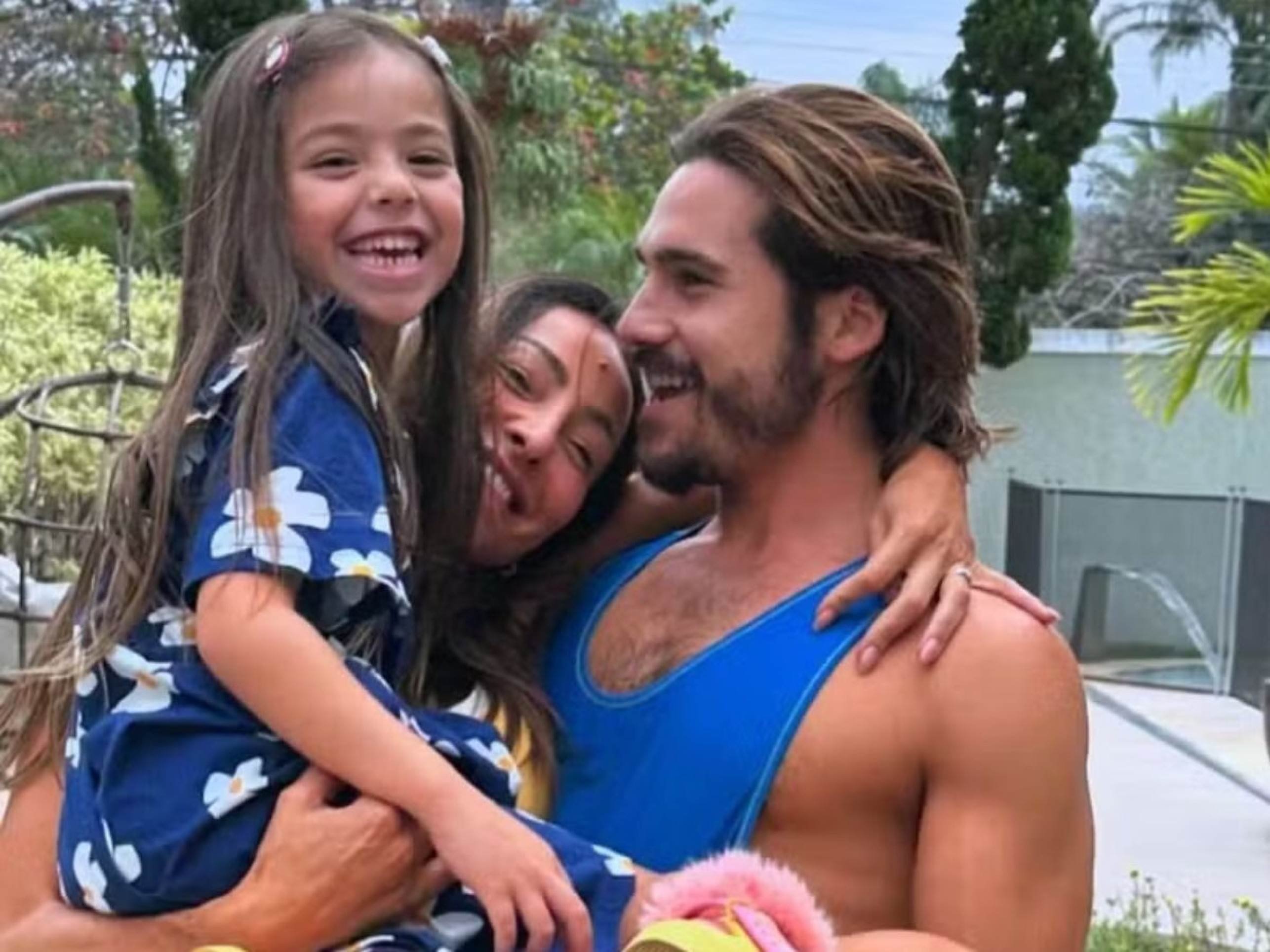 Nicolas Prattes se derrete ao falar da relação com filha de Sabrina Sato: "Maior presente da vida" - (crédito: Reprodução / Internet) Nicolas Prattes se derrete ao falar da relação com filha de Sabrina Sato: "Maior presente da vida" - (crédito: Reprodução / Internet)