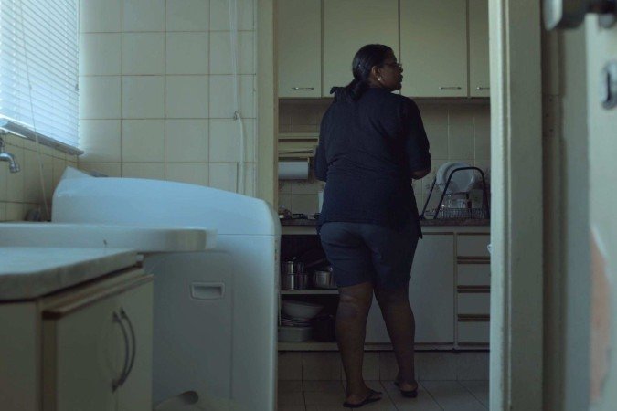 Aqui não entra luz reúne relatos de lutas e batalhas enfrentadas por empregadas domésticas