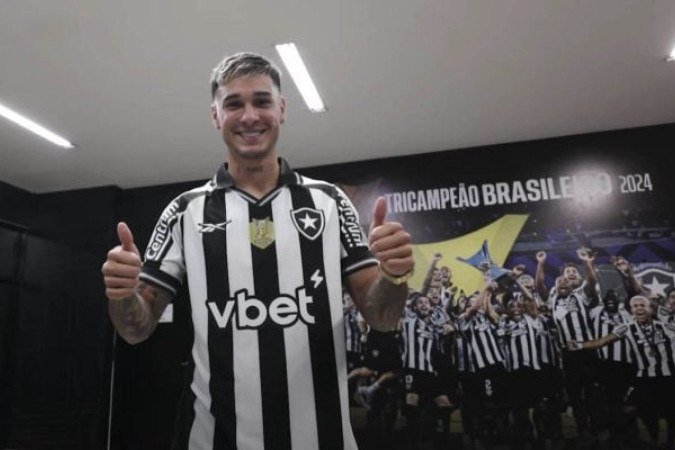 Ponte é campeão continental e brasileiro pelo Botafogo  -  (crédito: Foto: Reprodução/Botafogo TV)