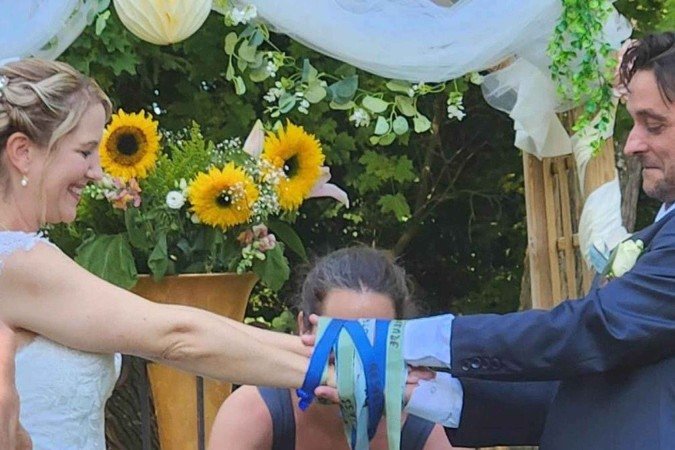 Marta, que pagou para ir em um casamento em Portugal, conta que até fez <em>networking</em> na festa -  (crédito: Arquivo pessoal)