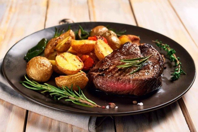 Fraldinha com batata e ervas (Imagem: b113 | Shutterstock) - (crédito: EdiCase) Fraldinha com batata e ervas (Imagem: b113 | Shutterstock) - (crédito: EdiCase)