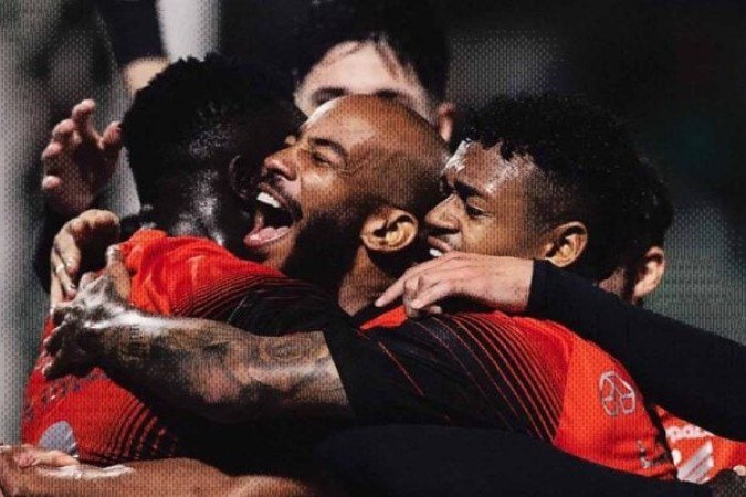 Athletico chegou a sua quarta vitória consecutiva na Série B -  (crédito: Foto: José Tramontin/Athletico)