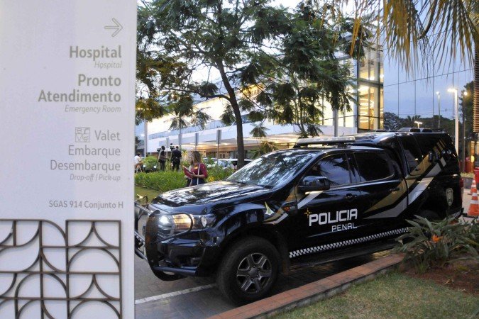 16/09/2025. Crédito: Minervino Júnior/CB/D.A Press. Brasil.  Brasilia - DF. Policia penal no Hospital DF STAR fazendo a escolta do ex presidente Jair Bolsonaro que passou mal e foi internado. -  (crédito: Minervino Júnior/CB/D.A.Press)