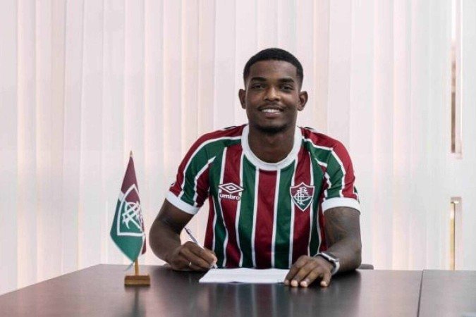 Loiola renova contra com o Fluminense - (crédito: Foto: Leonardo Brasil/FFC) Loiola renova contra com o Fluminense - (crédito: Foto: Leonardo Brasil/FFC)