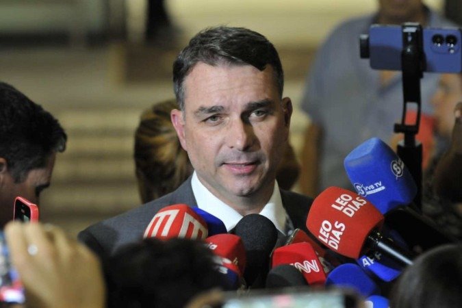 Flavio visita Bolsonaro no hospital -  (crédito: Minervino Junior/CB/D.A.Press)