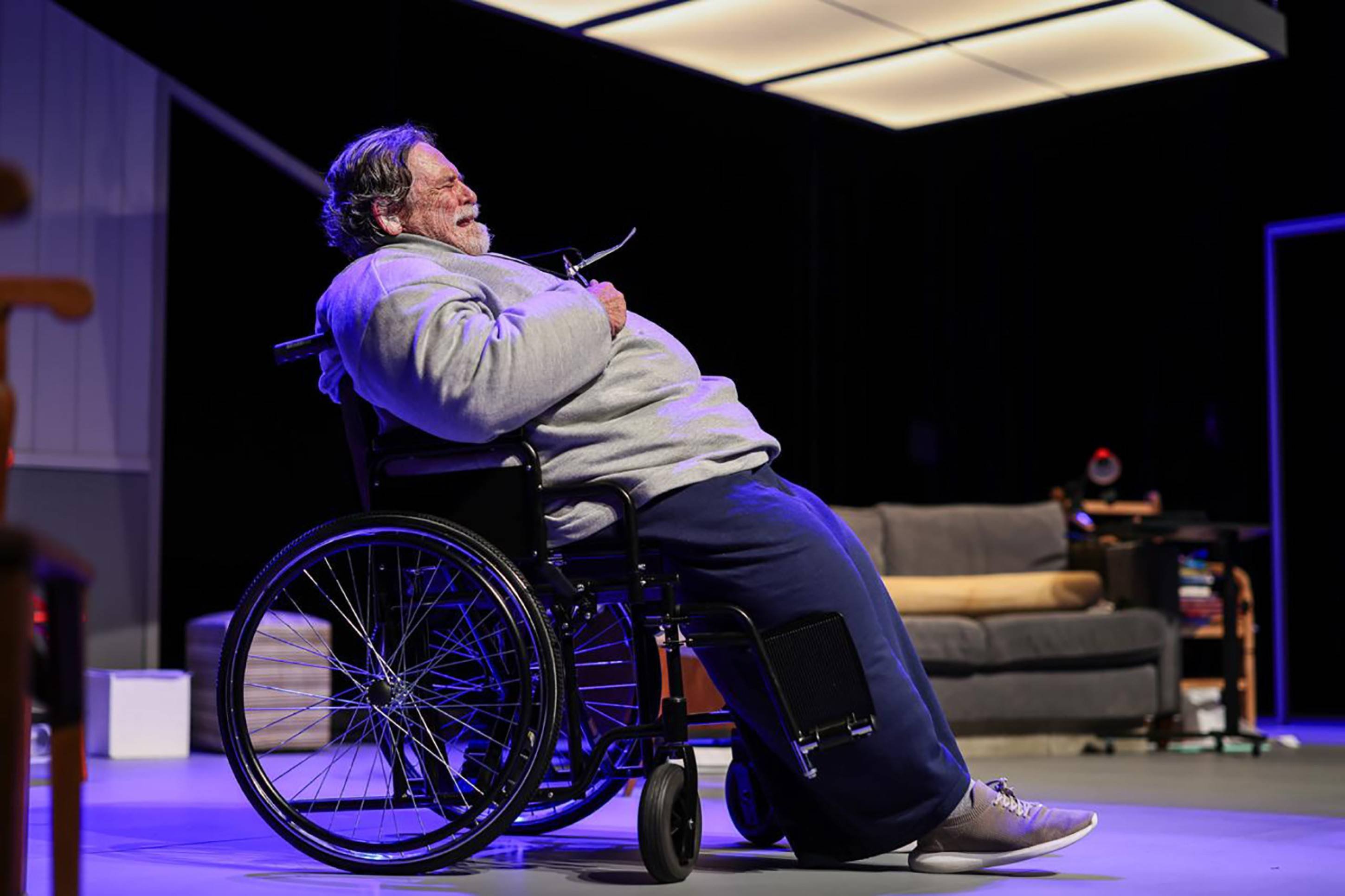 José de Abreu vive drama contemporâneo em 'A baleia', em cartaz no DF