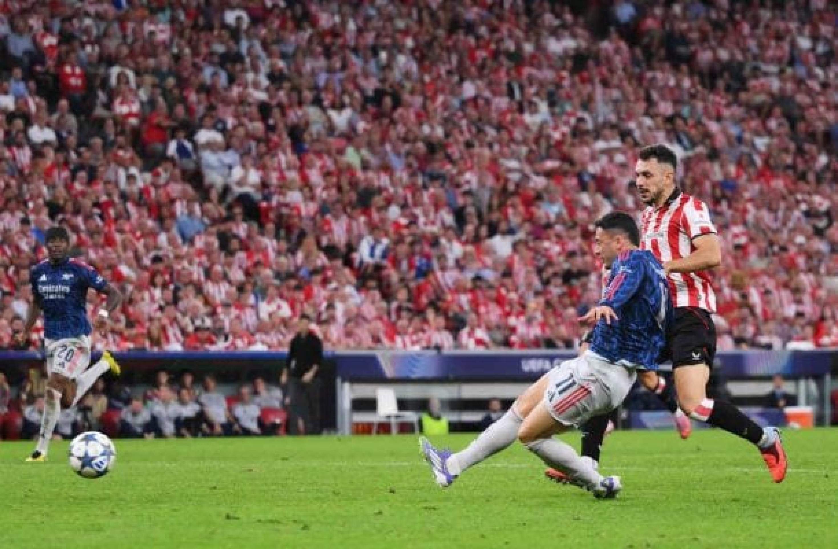 Martinelli brilha, e Arsenal vence o Athletic Bilbao na estreia pela Champions