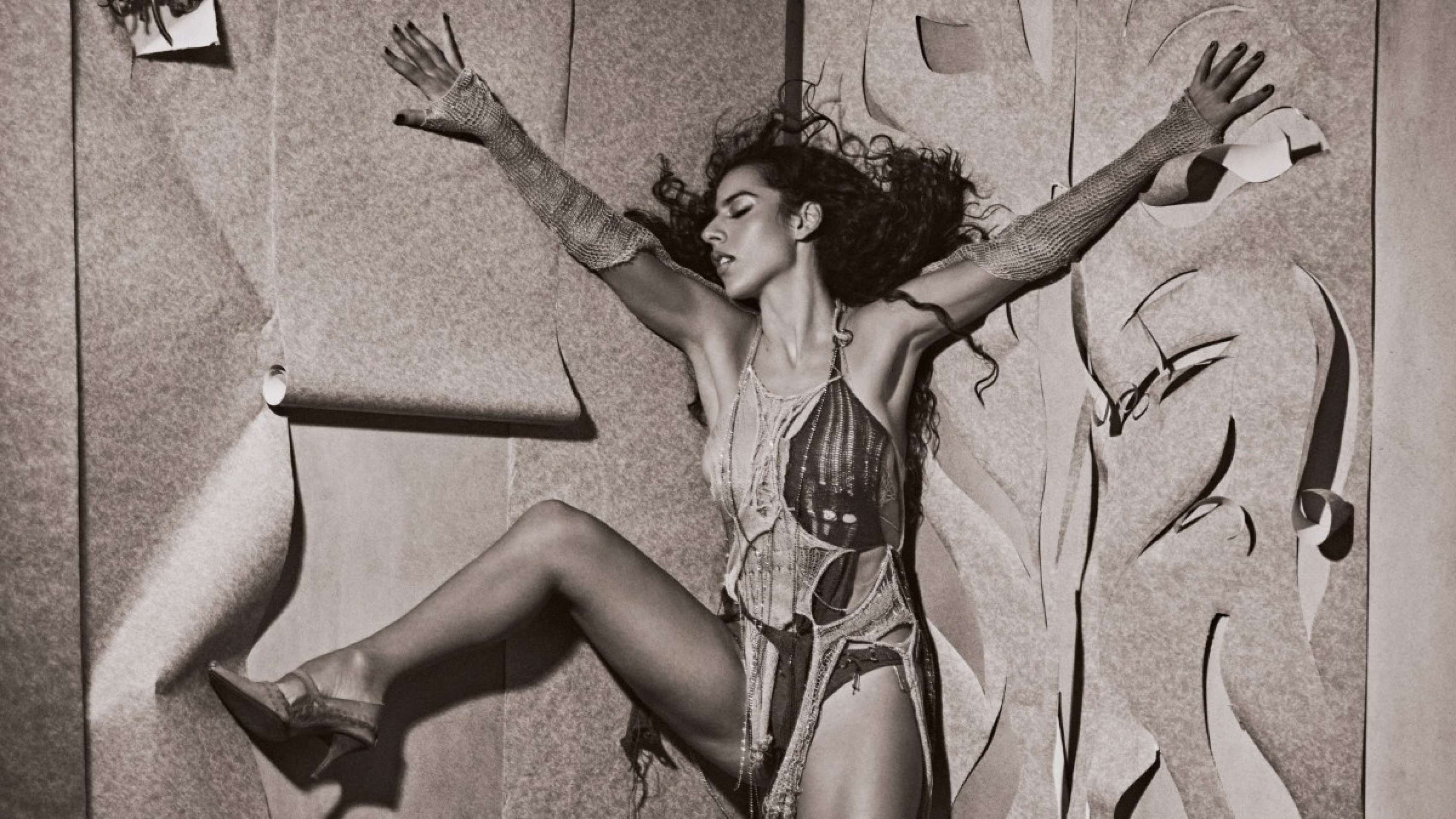 Marina Sena encanta público com clipe de “Lua Cheia”