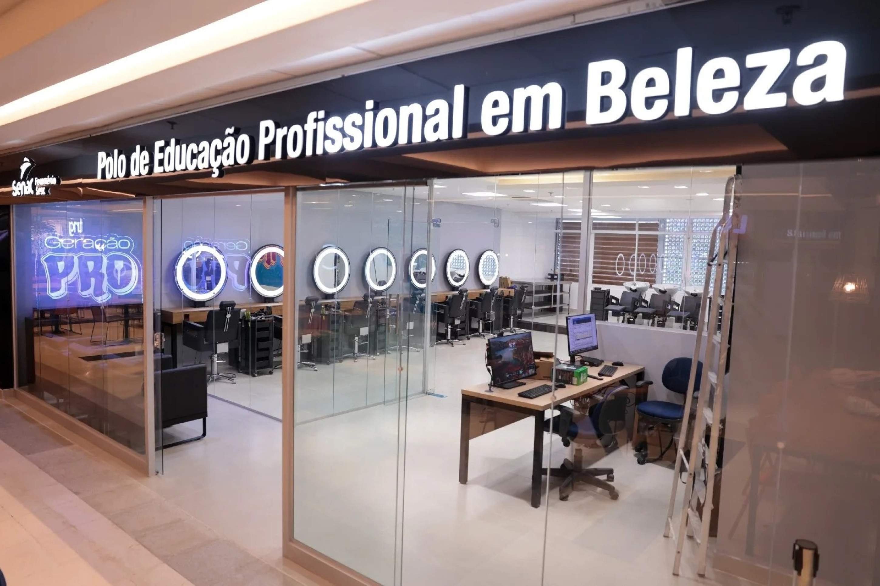 O salão-escola, no 2º piso no Conjunto Nacional, vai começar o atendimento ao público em 24 de setembro