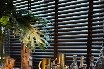 O traço e o tempo foi planejado para guiar o olhar do visitante, com o bar estrategicamente posicionado - (crédito: Foto: Isadora Amaral ) O traço e o tempo foi planejado para guiar o olhar do visitante, com o bar estrategicamente posicionado - (crédito: Foto: Isadora Amaral )