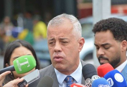 Deputado federal Evair de Melo (PP-ES) esteve no Hospital DF Star para tentar visitar o ex-presidente Jair Bolsonaro -  (crédito: Ed Alves/ CB)