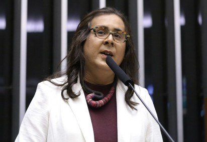 Deputada federal Duda Salabert protocolou um requerimento para criação de CPI para apurar fraudes no setor da mineração -  (crédito: Kayo Magalhães / Câmara dos Deputados)