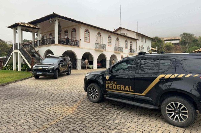 A ação cumpre 22 mandados de prisão temporária e 79 de busca e apreensão em Belo Horizonte e em outras cidades de Minas Gerais -  (crédito: Divulgação/PF)