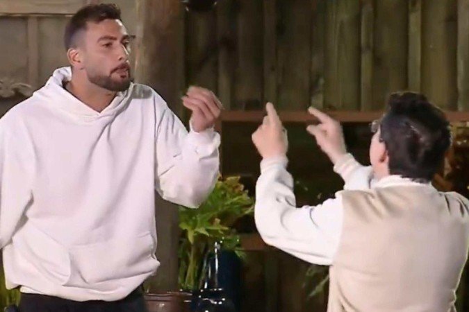 A Fazenda: Dudu Camargo cita 'BBB' para humilhar outro peão; entenda - (crédito: Reprodução/Record) A Fazenda: Dudu Camargo cita 'BBB' para humilhar outro peão; entenda - (crédito: Reprodução/Record)