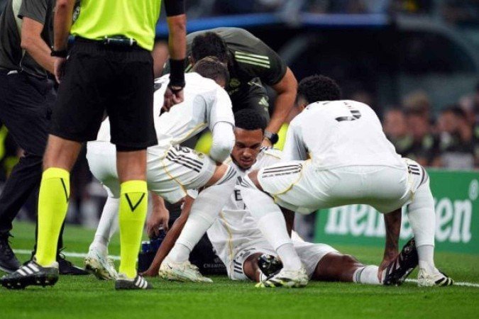 Alexander-Arnold caiu no gramado e deu lugar a Carvajal no duelo entre Real Madrid e Olympique de Marselha - (crédito: Foto: Mateo Villalba Sanchez/Getty Images) Alexander-Arnold caiu no gramado e deu lugar a Carvajal no duelo entre Real Madrid e Olympique de Marselha - (crédito: Foto: Mateo Villalba Sanchez/Getty Images)