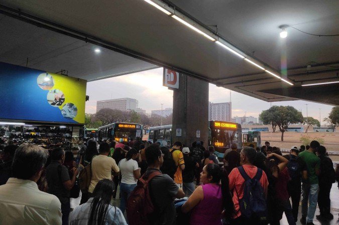 Aumento nas passagens dos ônibus preocupam usuários